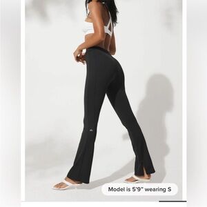 Alo High-Waist Zip It Flare Legging - Black Small